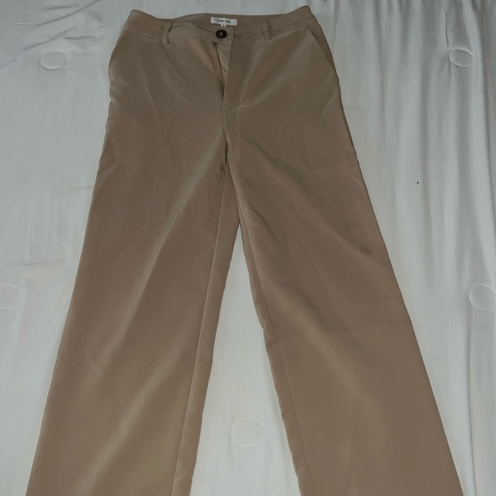 Kaki pants